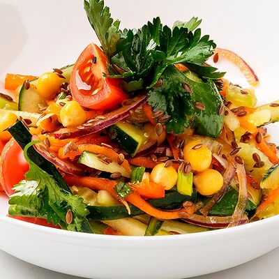 Салат тайский кисло-сладкийв Максимилианс по цене 140 ₽