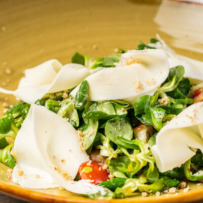 Салат Цезаридзе в Грузинское кафе Ван Гоги по цене 340 ₽