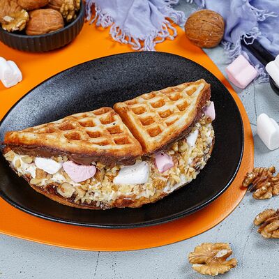 Вафля с Нутеллой и маршмеллоув Оу май паста по цене 550 ₽