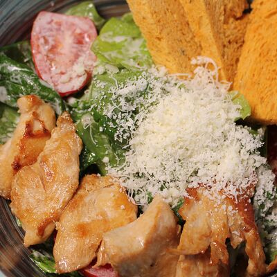 Цезарь с курицей в 801 по цене 630 ₽