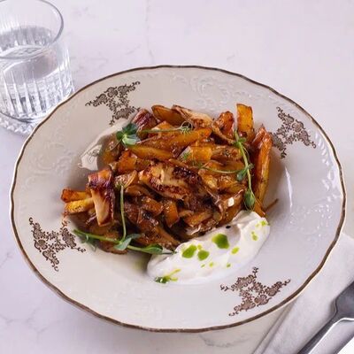 Картофель, с жаренными белыми грибами в Лобби бар по цене 750 ₽