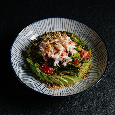 Зелёный салат с крабом в Self Edge Japanese по цене 1850 ₽