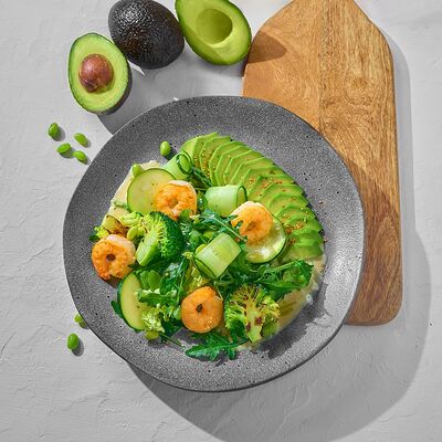 Тёплый салат с креветками и авокадо в Тапчан по цене 1190 ₽