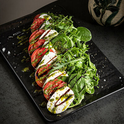 Салат Капрезе в Качуко по цене 915 ₽