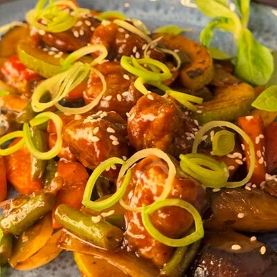 Говядина с овощами в Лобстер по цене 719 ₽