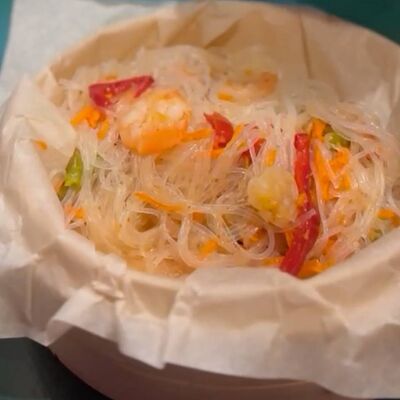 Фунчоза с овощами и креветкой в Пуэр по цене 650 ₽