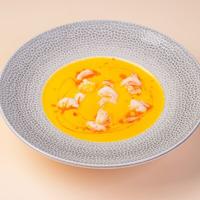 Тыквенный крем-суп с креветками в Круассан-кафе по цене 520 ₽