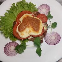 Мясо по-французски в Левон