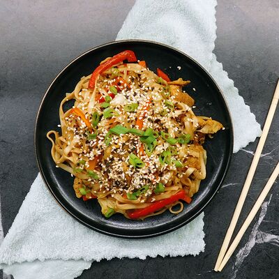 Удон с овощами в Фирменном соусе в Koi по цене 350 ₽