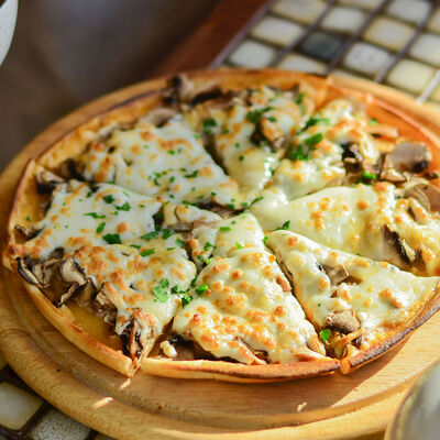 Пицца чикен чиз. Пицца клаб чебоксары ленинского комсомола. Экзотические пиццы. Пицца клаб ул ленинского. Пицца клаб ул ленинского.