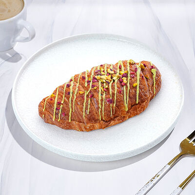 Круассан с фисташковым кремом в Магбургер & Братья Караваевы по цене 295 ₽