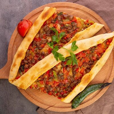 Пиде с мясом в Ankara Cafe по цене 400 ₽