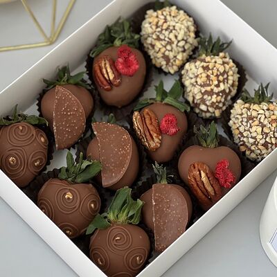 Клубника в шоколаде №26 в Lovely Berry по цене 2990 ₽