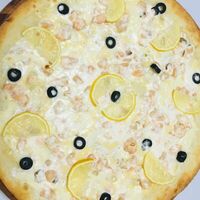 Пицца с запеченной семгой в Гиро пицца халяль