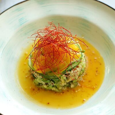 Салат с киноа и манго в Перчини на огне по цене 380