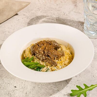 Томленая телятина с булгуром в Stories по цене 890 ₽