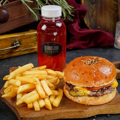 Комбо Чизбургер в Deus Burgers по цене 600 ₽