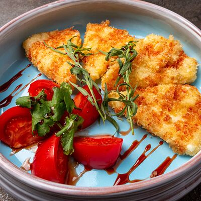 Жареный сулугуни с томатами в Sesilia по цене 800