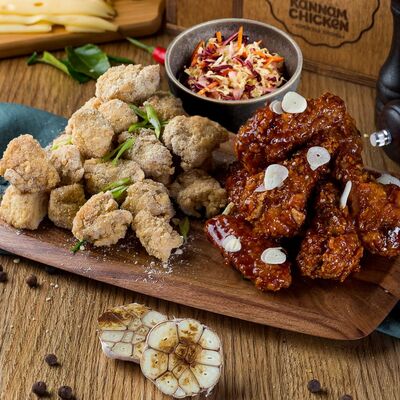 Сет №3. 2 вкуса: филе и крылья в Kimchi Chicken по цене 1100 ₽