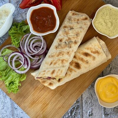 Шаурма большая со свининой в МангалРум по цене 520 ₽