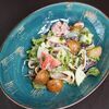 С кальмаром, овощами и соусом песто в Дым Коромыслом по цене 790