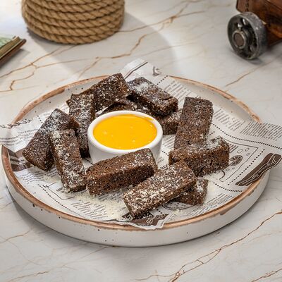 Чесночные гренки с сырным соусомв Семь футов по цене 390 ₽