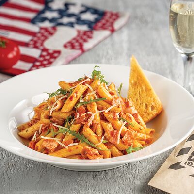 Пенне болоньезе с беконом в T.G.I. Friday's по цене 599