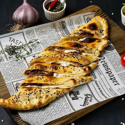 Пиде закрытая с мясом в Шеф по цене 940 ₽