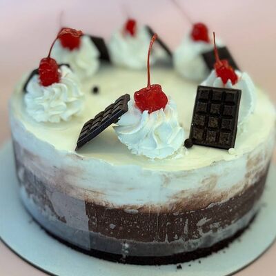 Торт-мороженое пломбир-молочный шоколад в GelaTiAmo по цене 3000 ₽