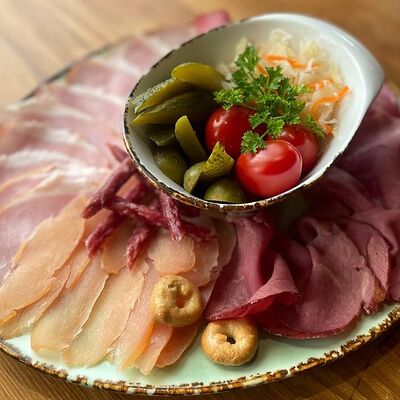 Мясной набор с соленьямив Чили Gurman Сlub по цене 1100 ₽