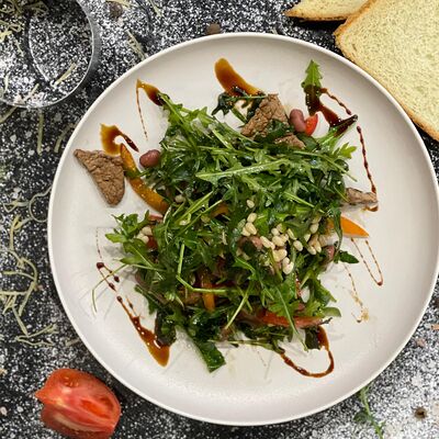 Тёплый с говядиной в Cake bakery по цене 715 ₽