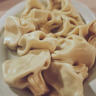 Хинкали с бараниной и говядиной в Нана по цене 396 ₽