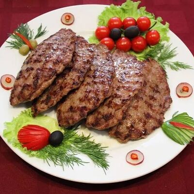 Плескавица фаршированная в Старая Сербия по цене 1650 ₽