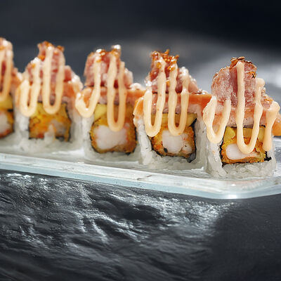 Опаленный с креветкой, лососем и манго в Морской по цене 1650 ₽