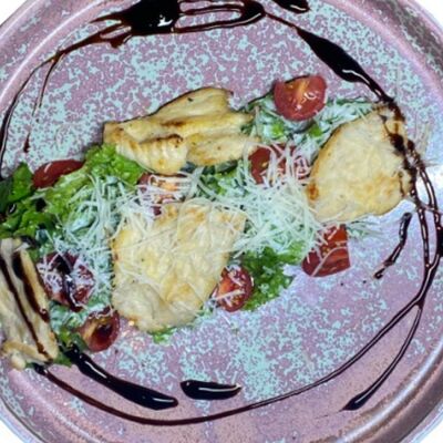 Салат теплый с курицей в Суши-бар Тунец по цене 588 ₽