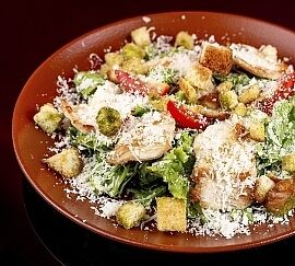 Салат Цезарь с Курицей в Суши Стар по цене 487 ₽