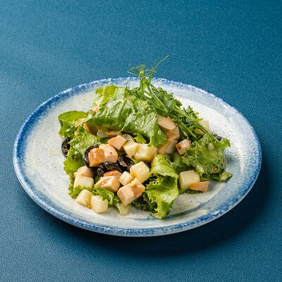 Куриное филе с оливками и медово-горчичным соусом в Мираж по цене 210 ₽