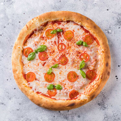 Пицца Маргарита (30 см) в Restobar Первый & Ресторан доставки Личный повар по цене 769 ₽