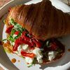 Круассан с вялеными черри и страчателлой в Кофе и Вафли по цене 420