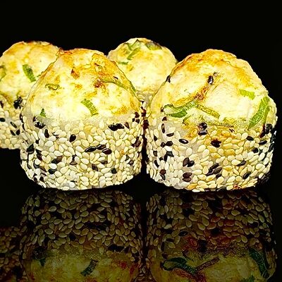 Запеченный ролл Чикен в Hot Pizza по цене 700 ₽