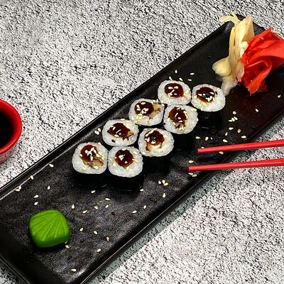 Маки с угрёмв Sushi-Дзен по цене 325 ₽