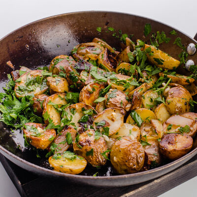 Картофель жаренный с луком в Сыроварня по цене 350