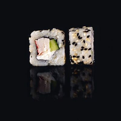 Ролл Краб маки в Bonito sushi по цене 336 ₽