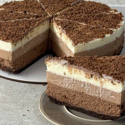 Чизкейк Три шоколада в Енот молотый по цене 309 ₽