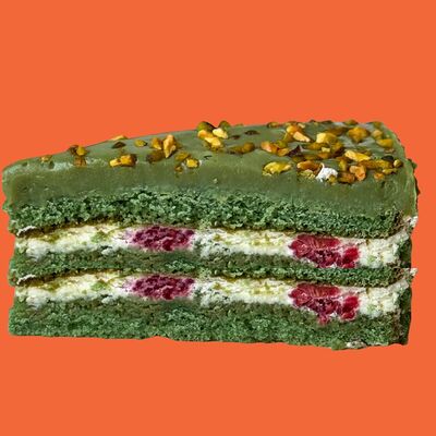 Фисташковый торт с малиной в Мясо и булки по цене 480 ₽