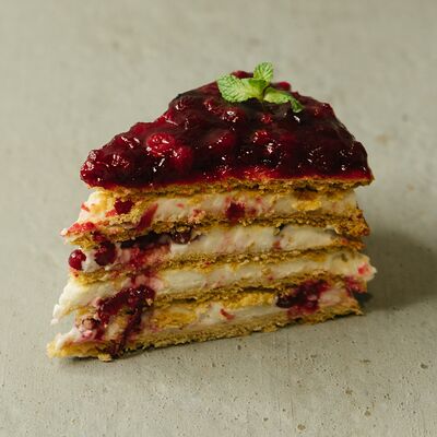 Пан не Сметан из органической спельтовой муки и лесной брусники в Крапива по цене 560 ₽