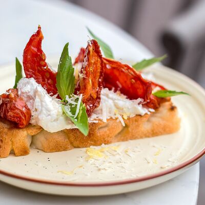 Брускетта с вялеными томатами в Джульетта по цене 220 ₽