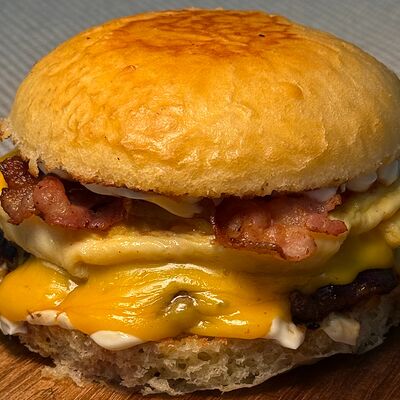 Утренний бургер в Бако по цене 760 ₽