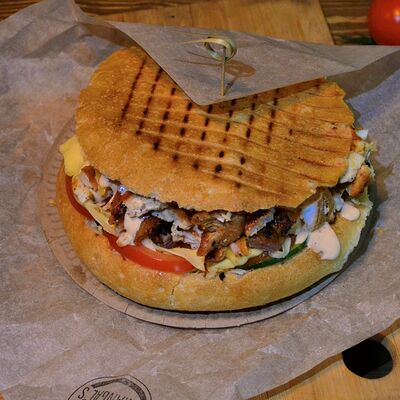 Гиро с курицей в Папа Mangals по цене 365 ₽