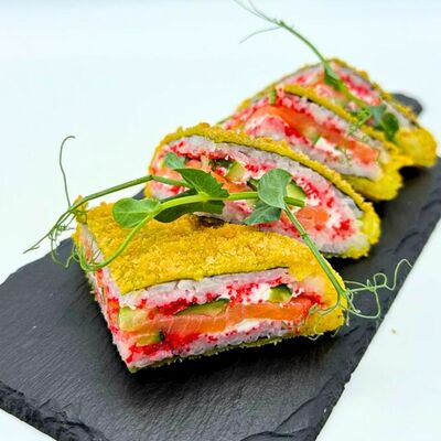 Сэндвич с лососем в Пицца да Суши от Ванюши по цене 629 ₽